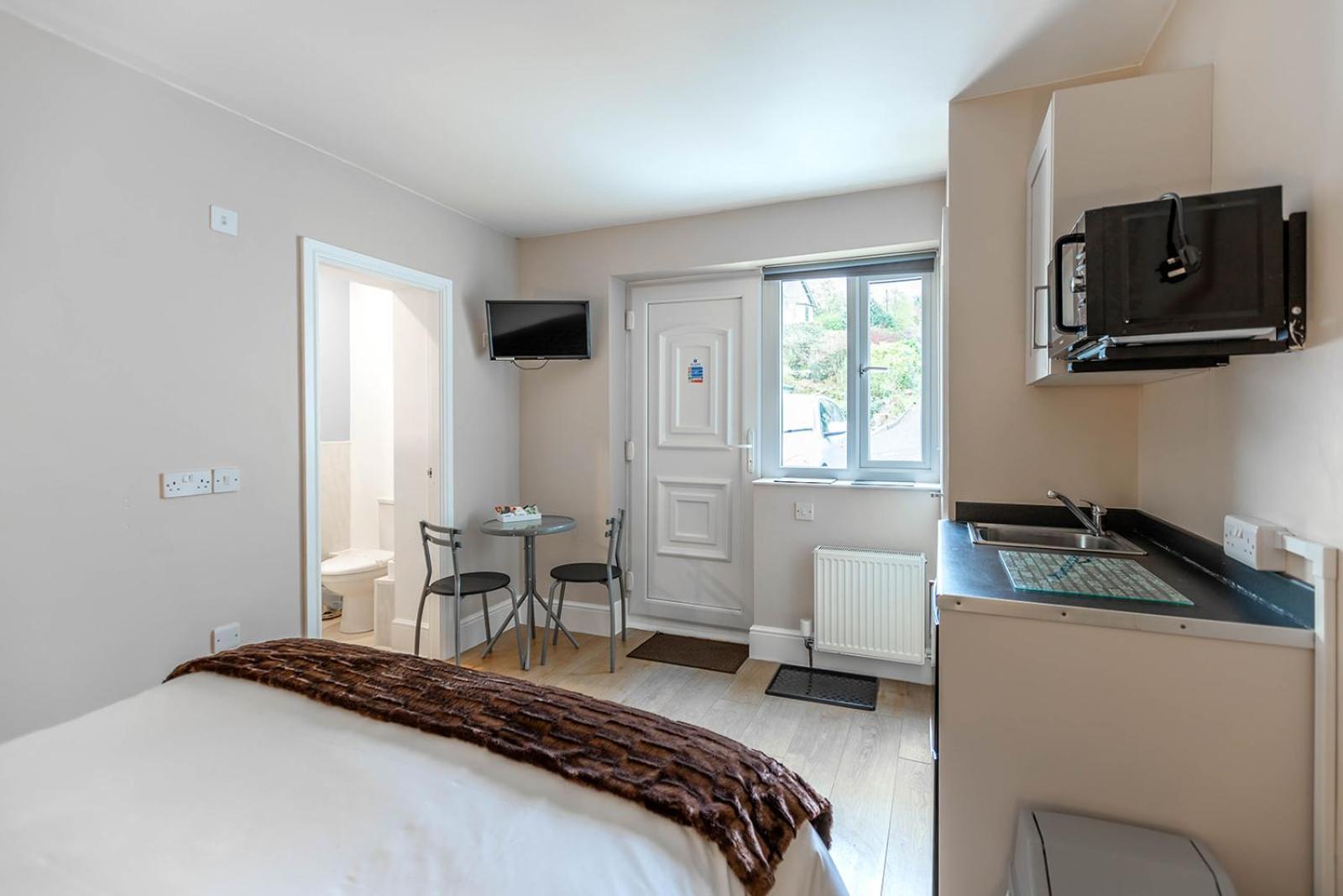 Roger Ground Guest House - With Onsite Car Parking Windermere Kültér fotó