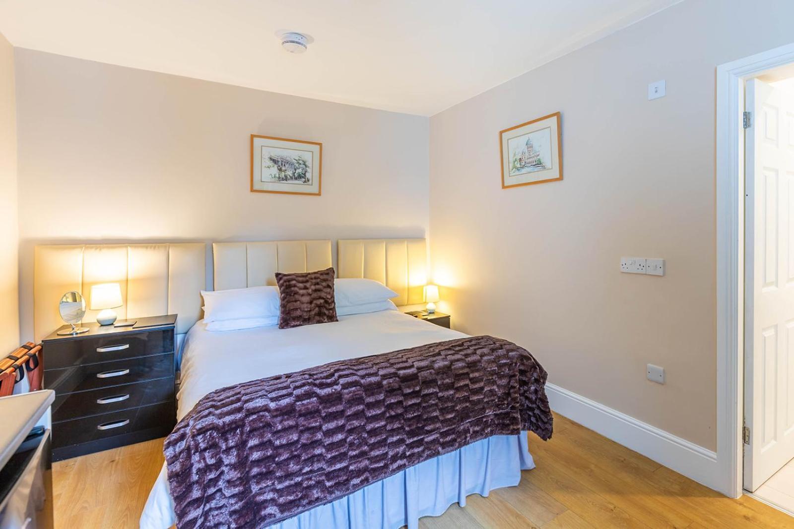 Roger Ground Guest House - With Onsite Car Parking Windermere Kültér fotó