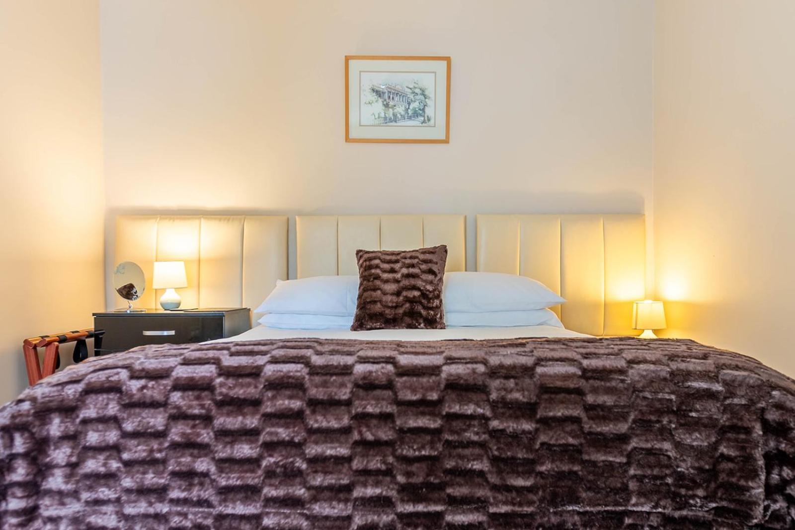 Roger Ground Guest House - With Onsite Car Parking Windermere Kültér fotó