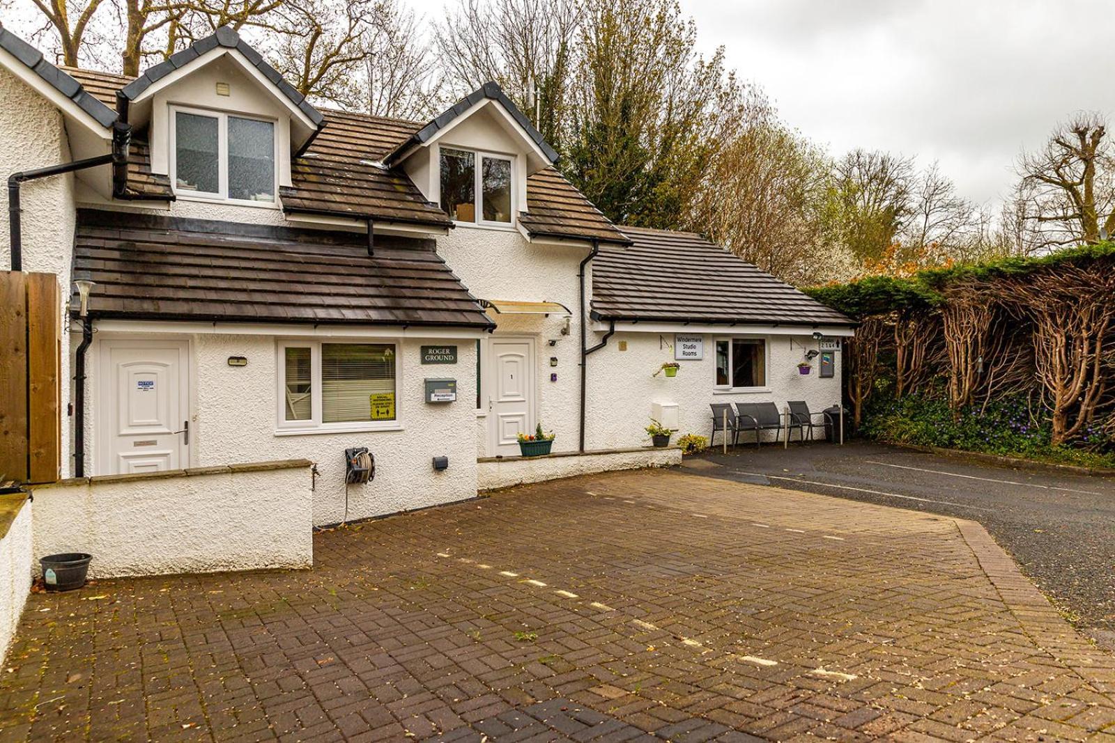 Roger Ground Guest House - With Onsite Car Parking Windermere Kültér fotó