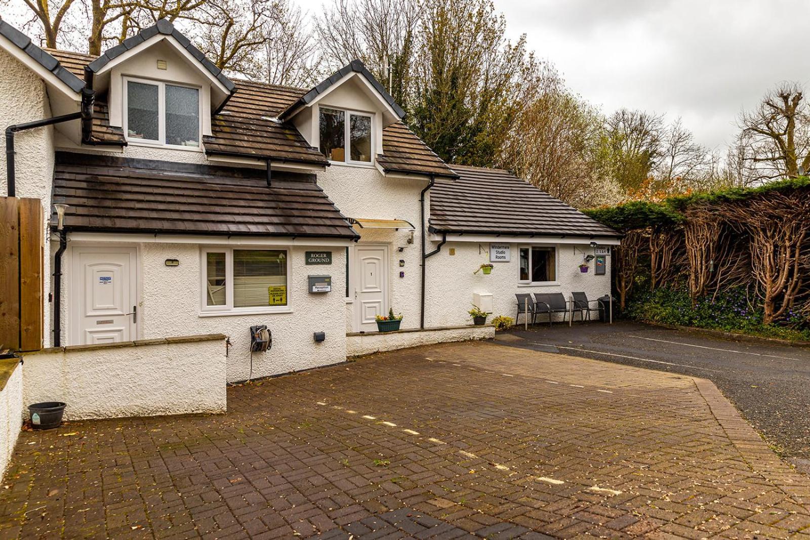 Roger Ground Guest House - With Onsite Car Parking Windermere Kültér fotó