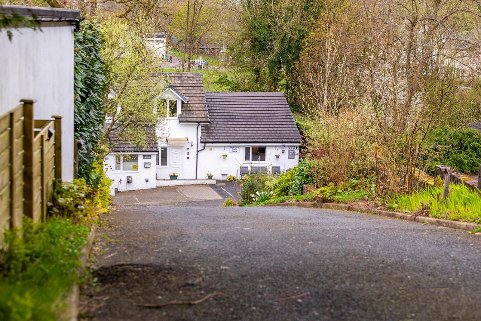 Roger Ground Guest House - With Onsite Car Parking Windermere Kültér fotó